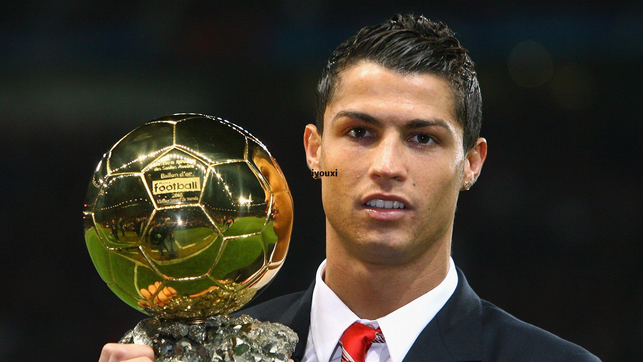 帕利尼亚坦言与哈维-马丁内斯相提并论是荣耀 盛赞拜仁传奇成就